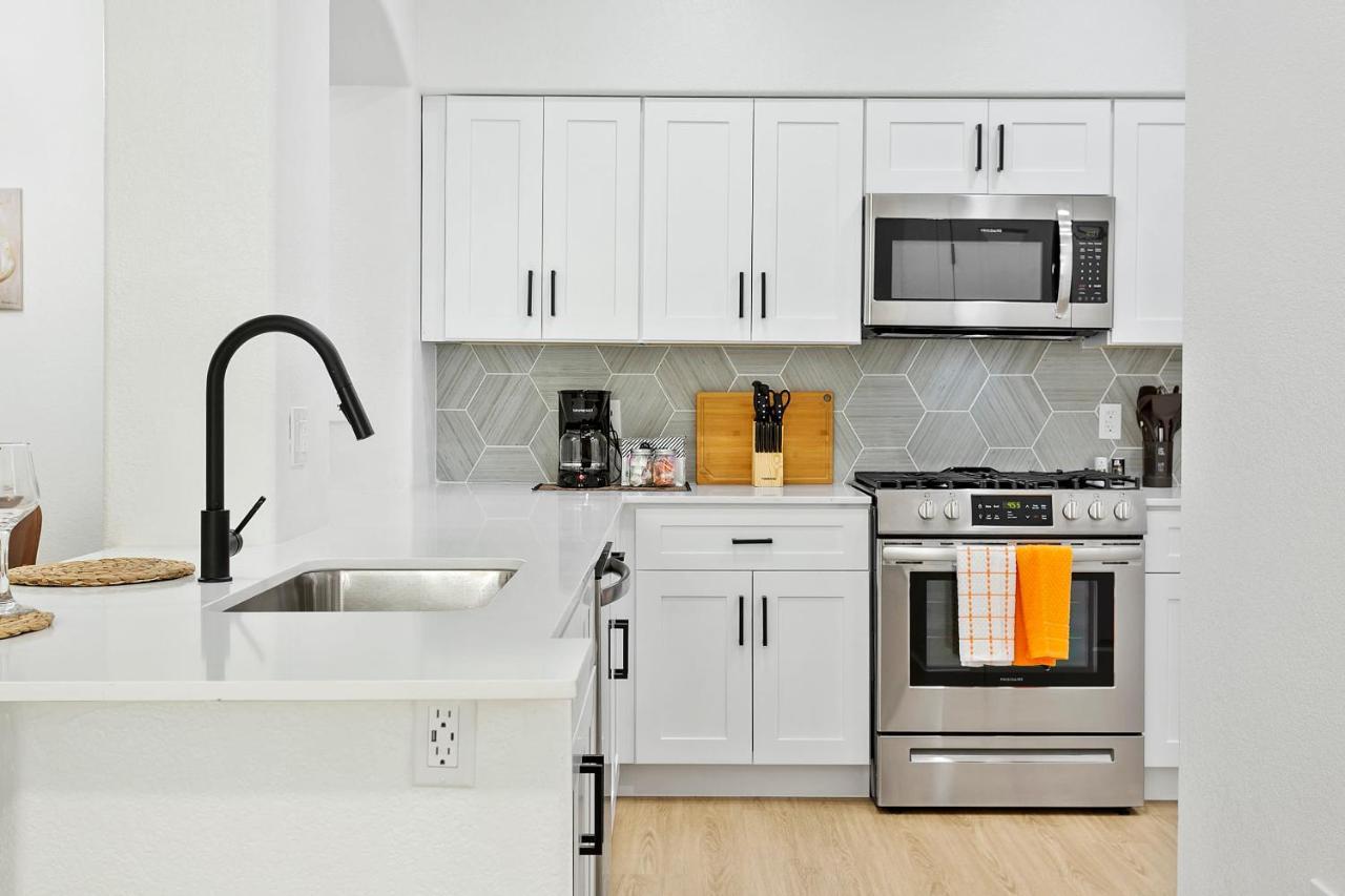 Cozysuites Glendale By The Stadium With Pool 06 エクステリア 写真