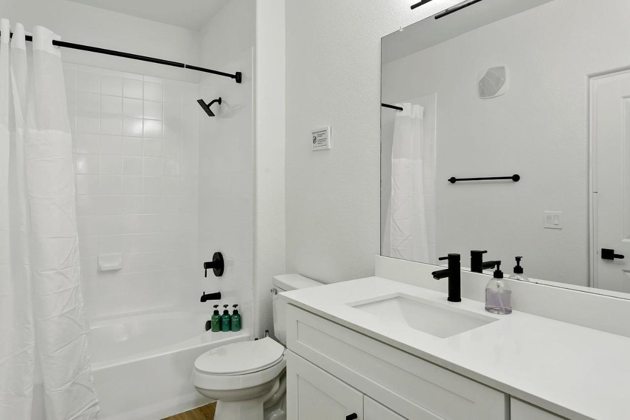 Cozysuites Glendale By The Stadium With Pool 06 エクステリア 写真