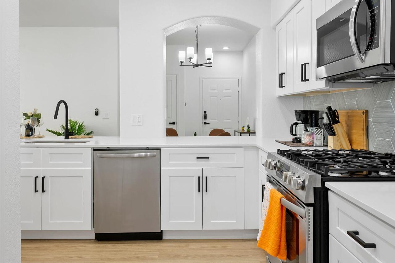 Cozysuites Glendale By The Stadium With Pool 06 エクステリア 写真