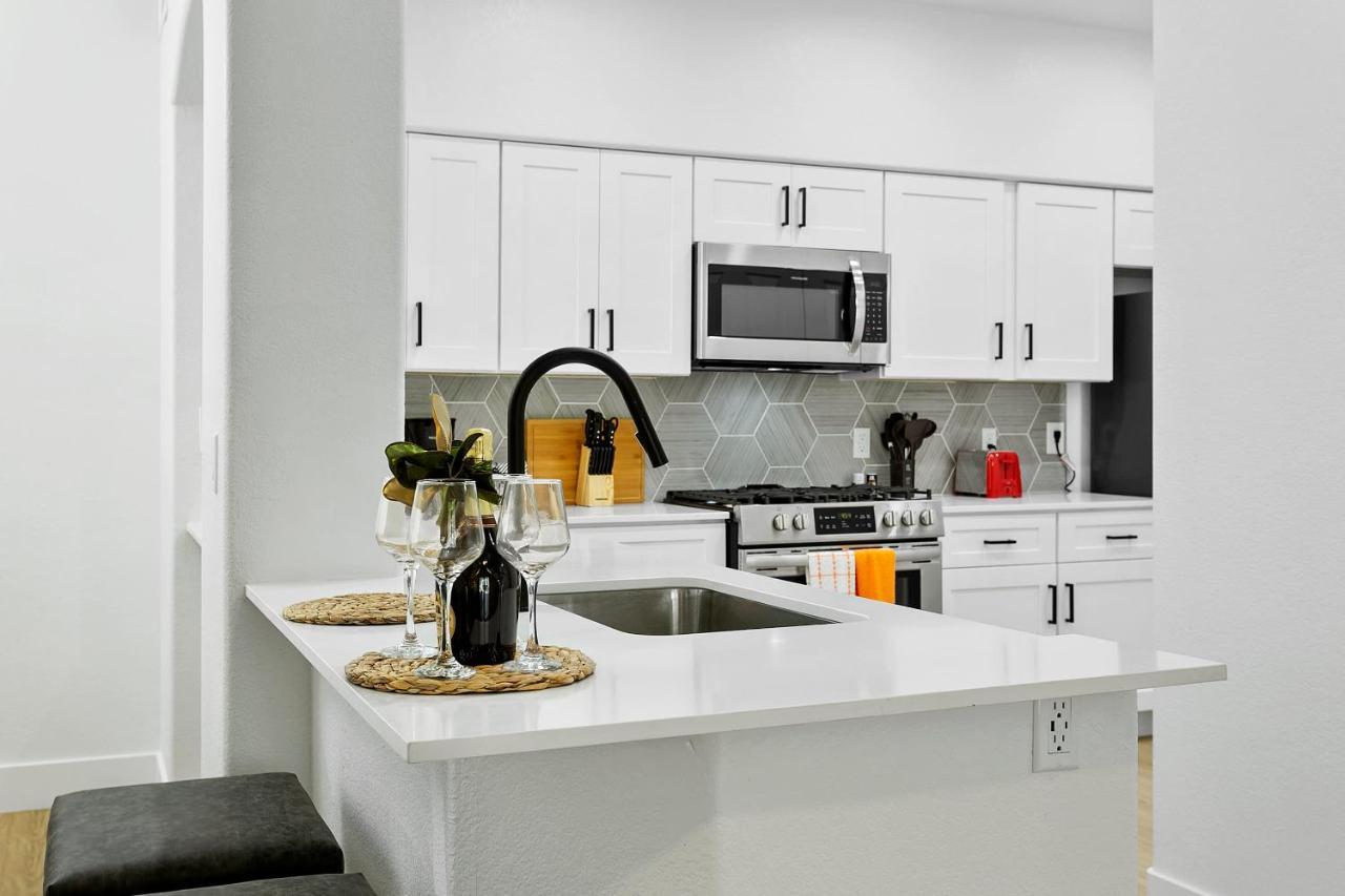 Cozysuites Glendale By The Stadium With Pool 06 エクステリア 写真